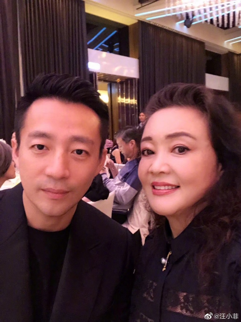 张兰直播暗讽大S！推“绿茶软饭卤蛋套餐”、胸口画纹身 娱乐资讯 图3张