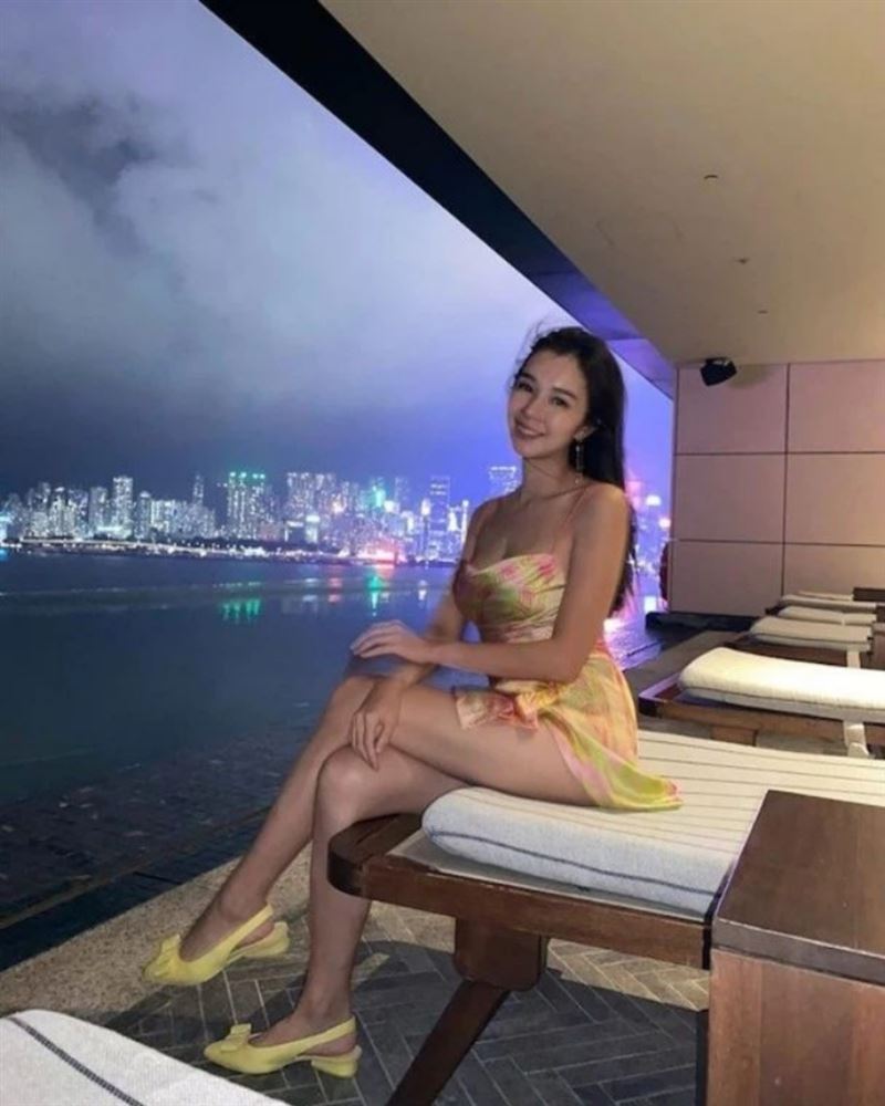 十优女神辣抛半球！麦明诗西装外套内“胸前只有线”网喷鼻血︰真犯规 时尚资讯 图2张