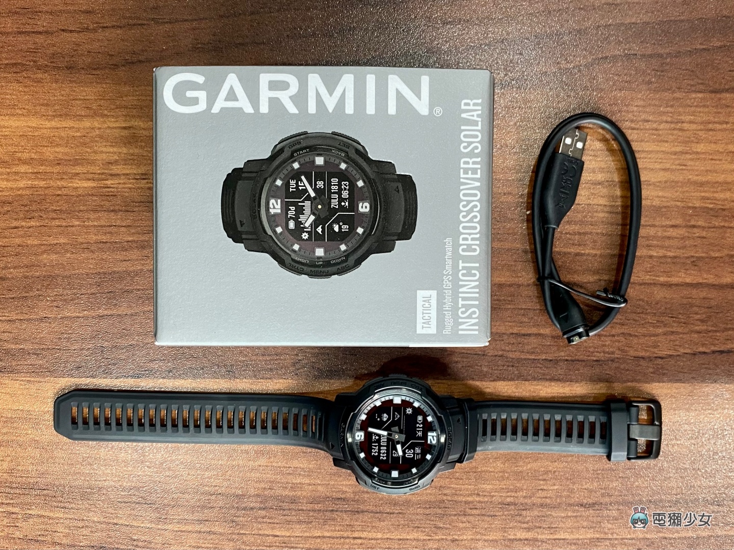 开箱｜Garmin 新手表来了！Instinct Crossover 实体指针结合数位萤幕 加上太阳能让续航无限大了啦 数码科技 图2张