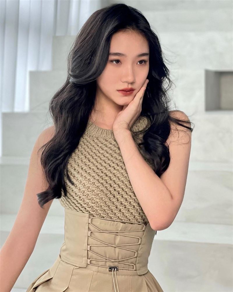 小S二女儿登时尚杂志“激似年轻大S”正翻　网认证：超像空灵女神！ 时尚资讯 图4张
