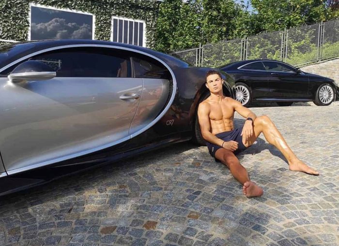 生活I 懂法拉利、宾利算什么？应该要认识C罗的“豪”无人性Bugatti！ 更多热点 图3张