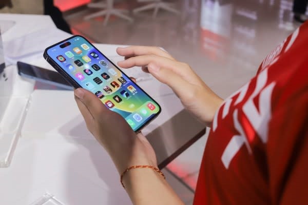 科技 I iPhone耗电因一个习惯造成！Apple官方：这样做更耗电也伤电池！ 更多热点 图1张