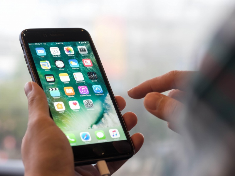 科技 I iPhone耗电因一个习惯造成！Apple官方：这样做更耗电也伤电池！ 更多热点 图2张