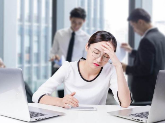 职场 I 低调做人、高调做事，盘点4种最惹白眼的职场高调行为 更多热点 图2张