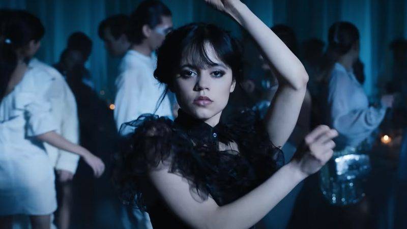 语录 I “我就是喜欢当孤岛！”Netflix《星期三》女主狠狠做自己Emo经典语录 更多热点 图1张