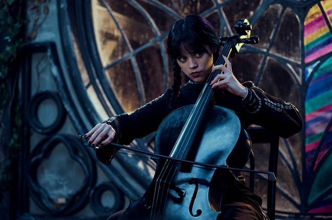 语录 I “我就是喜欢当孤岛！”Netflix《星期三》女主狠狠做自己Emo经典语录 更多热点 图4张