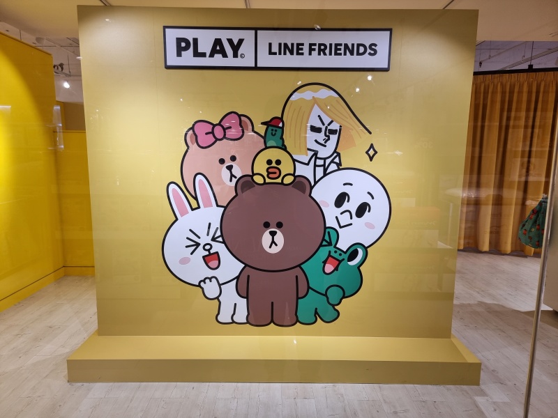 商场 I BT21和Line Friends粉必来朝圣！这里有各种周边商品 全部都想买！ 更多热点 图1张