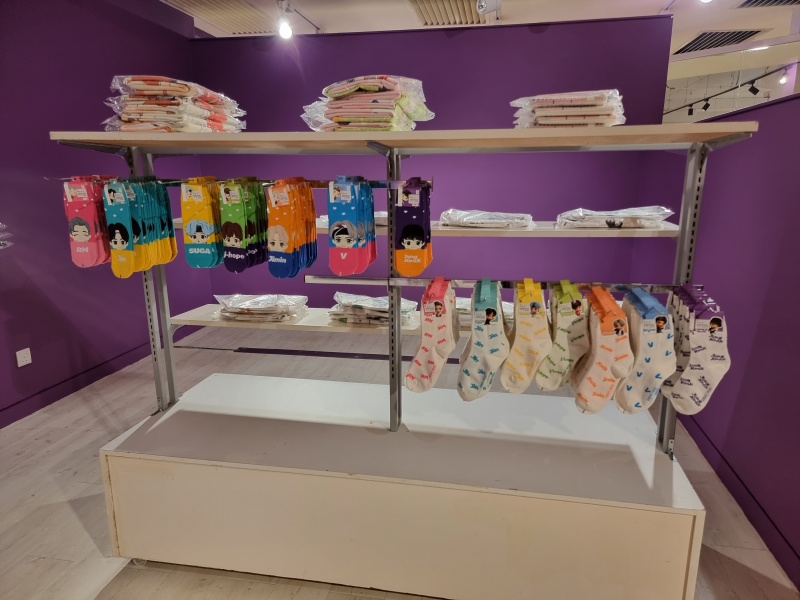 商场 I BT21和Line Friends粉必来朝圣！这里有各种周边商品 全部都想买！ 更多热点 图9张
