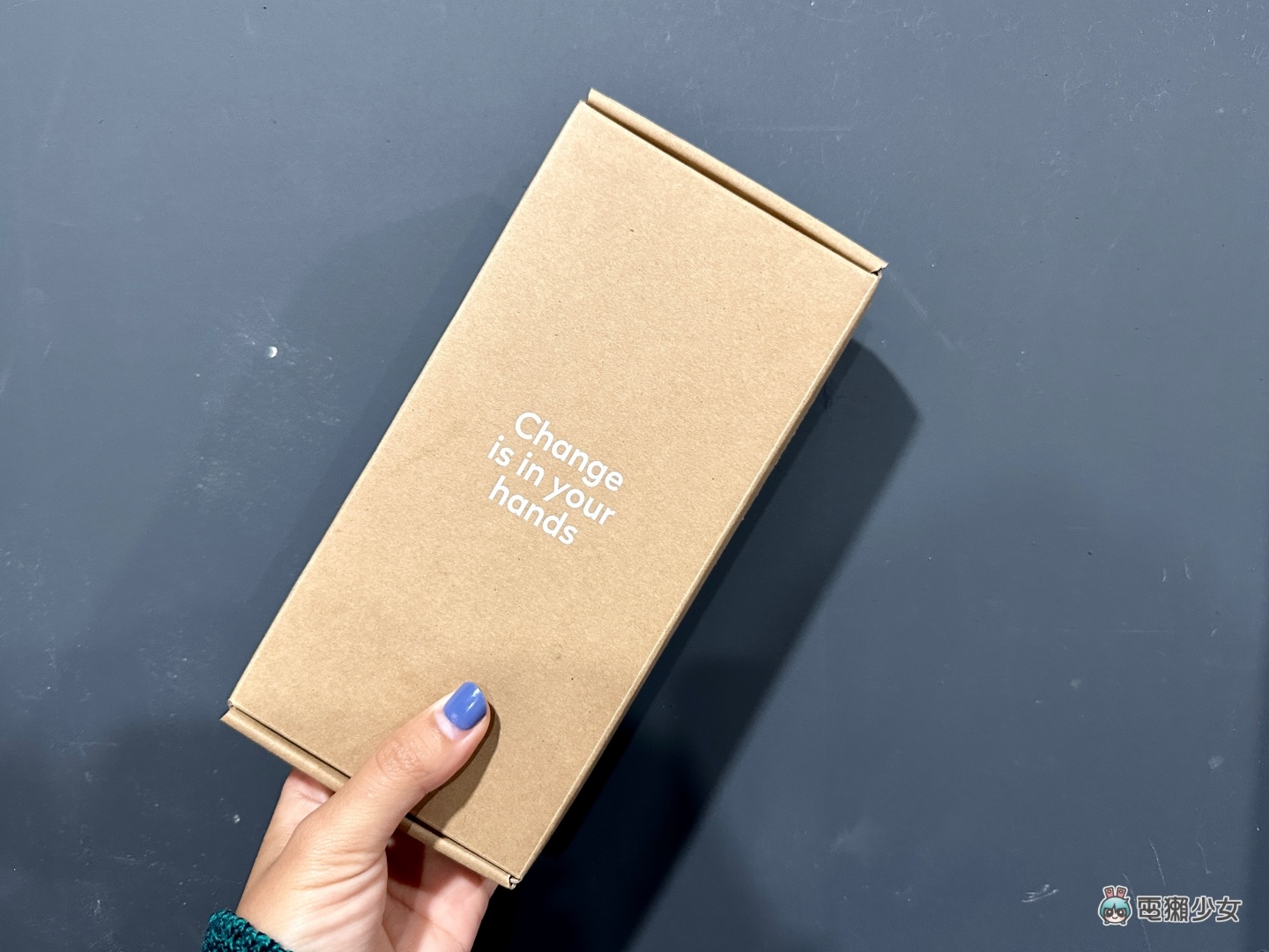 开箱｜拿到荷兰来的 Fairphone 4 了！模组化手机可以轻松拆卸自己维修 不只省钱还超环保？ 数码科技 图2张