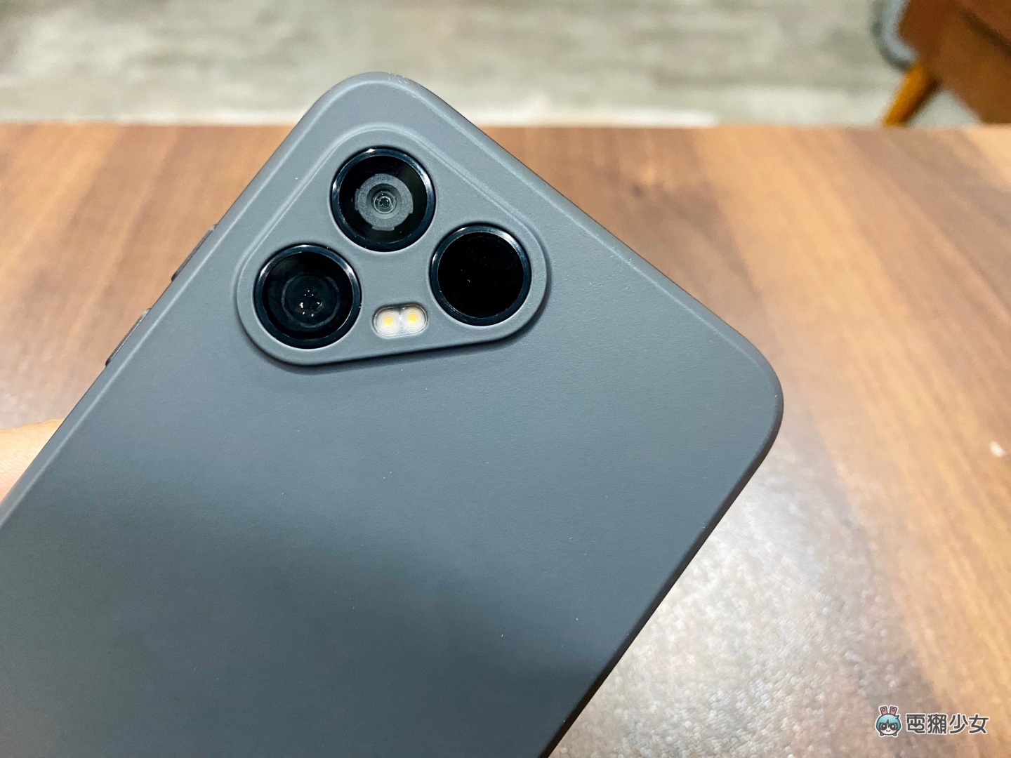 开箱｜拿到荷兰来的 Fairphone 4 了！模组化手机可以轻松拆卸自己维修 不只省钱还超环保？ 数码科技 图6张