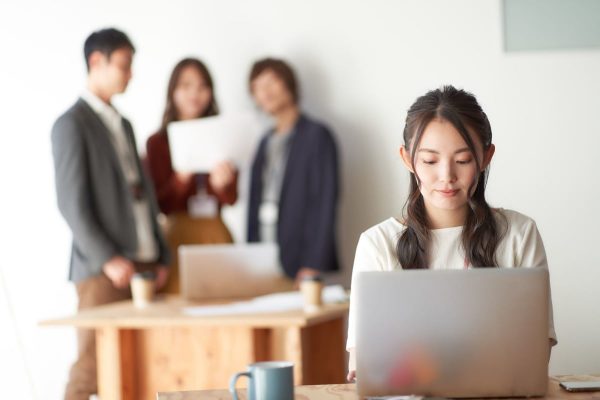 职场 I 5种常见职场霸凌！遇见千万记得Say No！ 更多热点 图4张