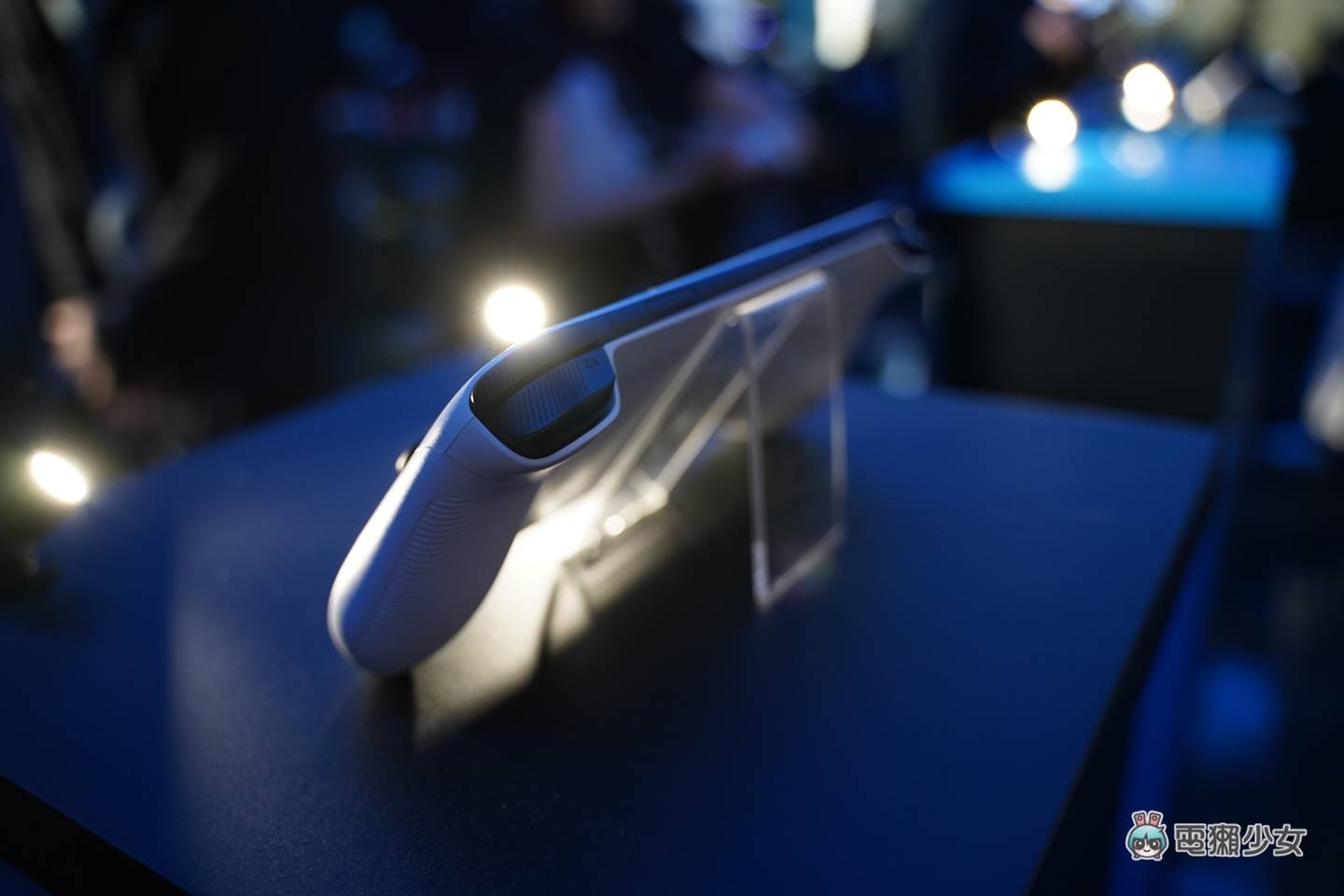 出门｜好轻喔！罗技第一台云端游戏掌机 Logitech G CLOUD，中国台湾大独卖零元方案，玩这么大？ 数码科技 图5张