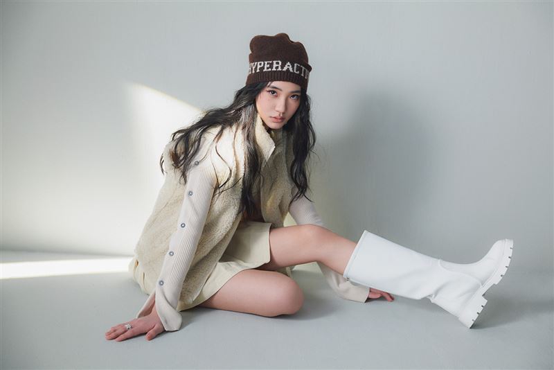 小S二女儿曝新身分！自爆“曾被同学欺负”首拍时尚大片飘仙气 时尚资讯 图4张