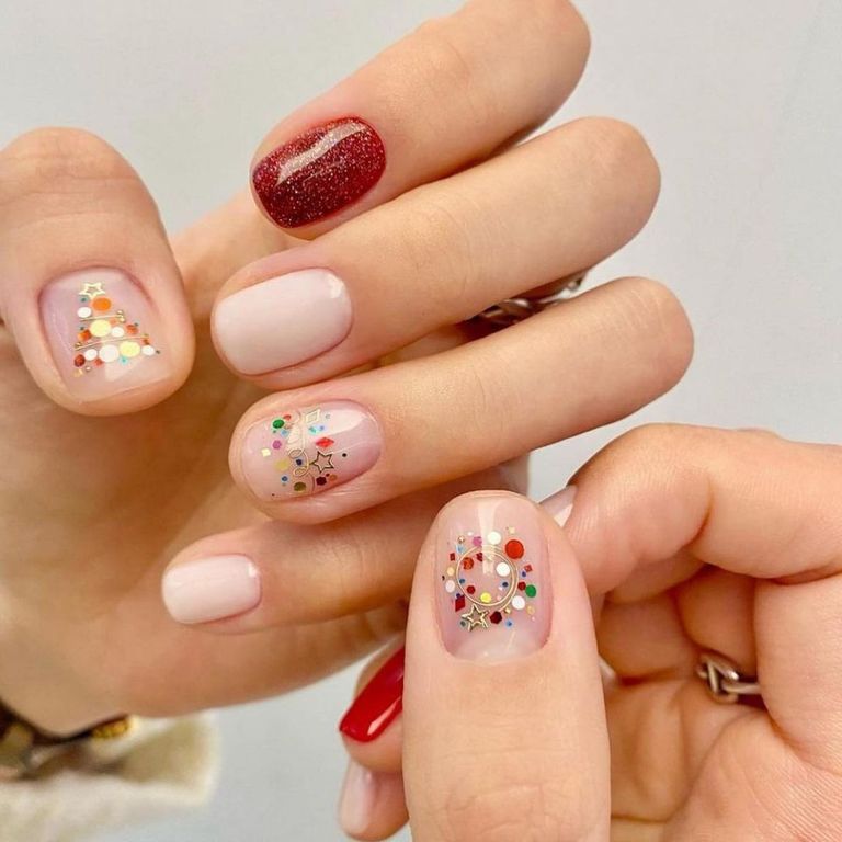 Beauty I 圣诞节美甲指南！可爱风、简约风、派对风给你满满的灵感 更多热点 图4张
