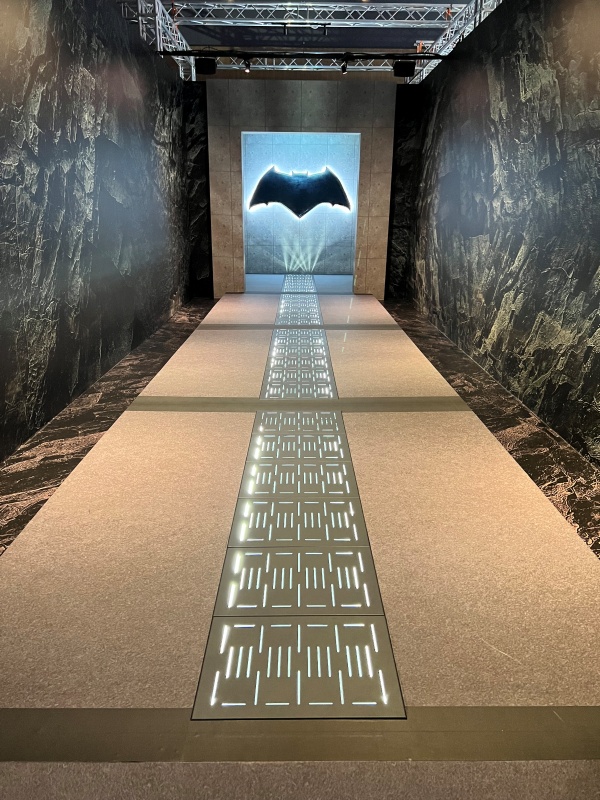 News I The World Of DC Exhibition 5大亮点！近距离目睹英雄人物、战车和武器等！ 更多热点 图8张