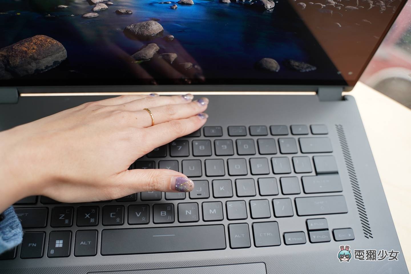 16 吋也能是翻转电竞笔电！ROG Flow X16 带着顶规 AMD 处理器与 NVIDIA 独立显卡翻过去，轻薄可携、灵活多工 数码科技 图13张
