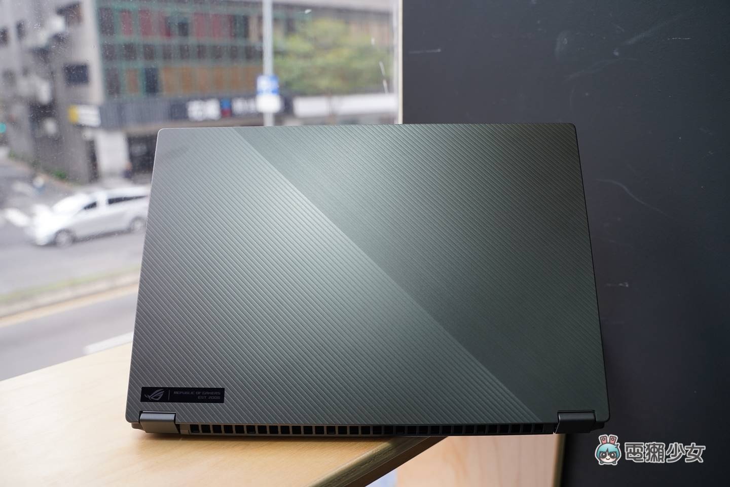 16 吋也能是翻转电竞笔电！ROG Flow X16 带着顶规 AMD 处理器与 NVIDIA 独立显卡翻过去，轻薄可携、灵活多工 数码科技 图17张