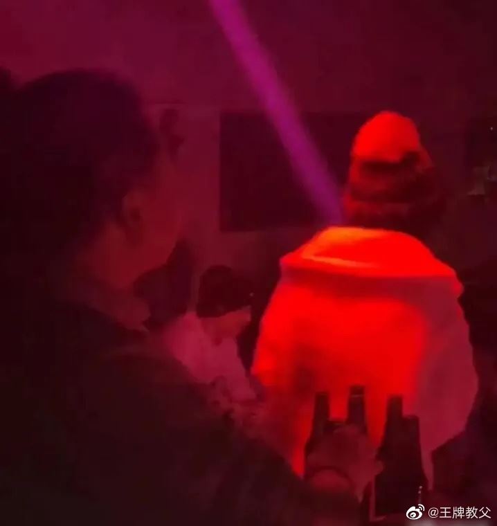 Angelababy约会爆与人夫男星约会照片曝光！助理贴文澄清惨遭打脸 时尚资讯 图3张