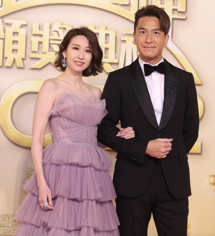 Style I 万千星辉红毯造型盘点，胡定欣被指耍心机、马来西亚设计师作品也出现？ 更多热点 图11张