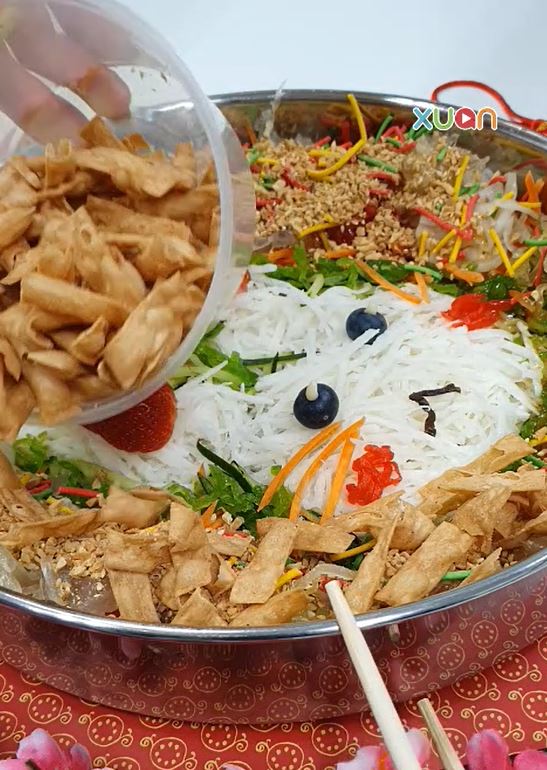 食谱 I 新手一看就会，教你自制可可爱爱的兔子捞生！ 更多热点 图11张