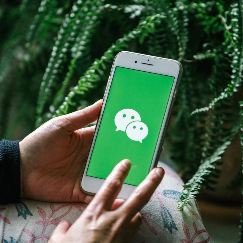 Tips I WeChat超可爱新年emoji上线！5句祝福语有意想不到的兔表情！ 更多热点 图1张