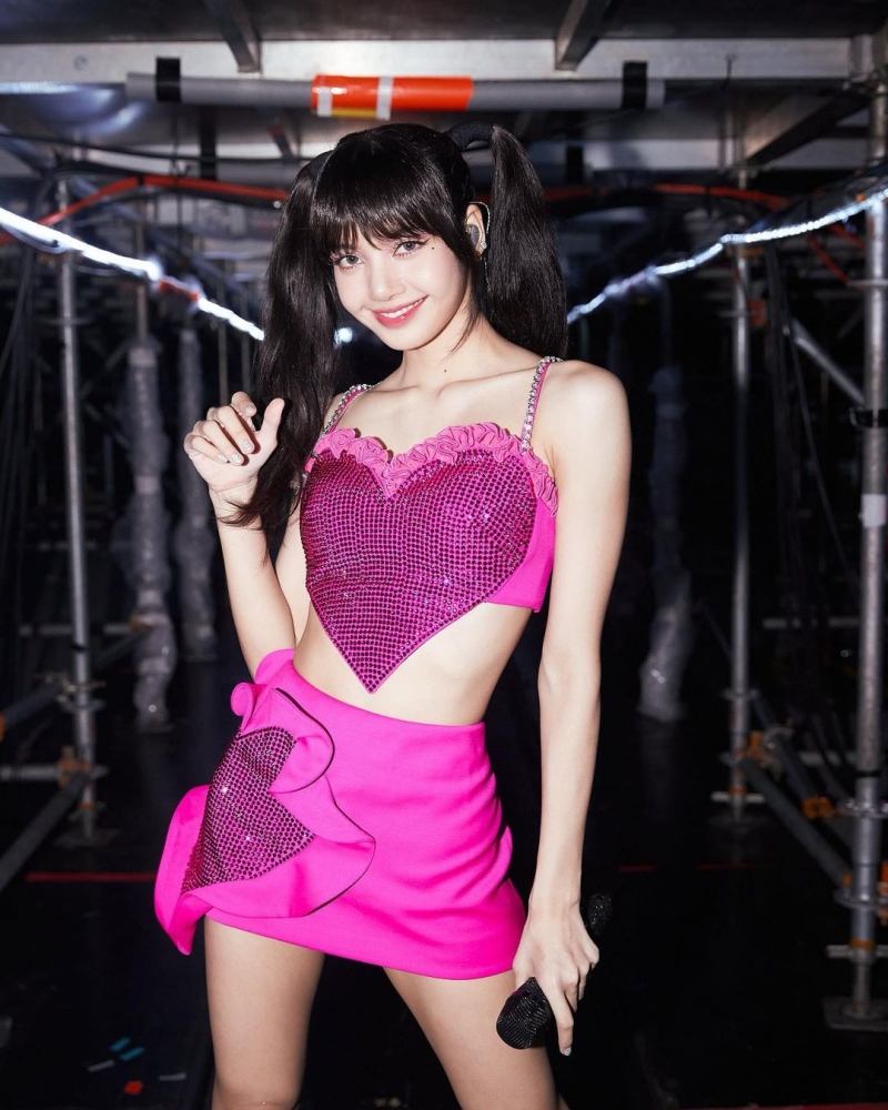BLACKPINK 7年合约将到期！传LISA被开天价挖人 娱乐资讯 图2张