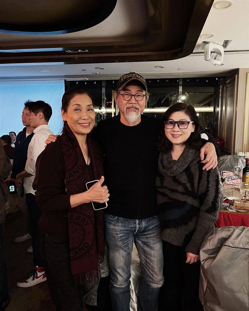 72岁《功夫》包租公　元华“悄露面”惊人近况曝光！网嗨喊：也太潮 时尚资讯 图3张