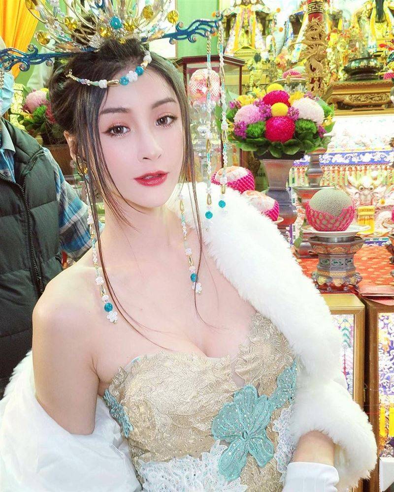 “最美宫庙礼生”床照流出！激裸下半身全看光“凶猛双球”根本遮不住 时尚资讯 图1张