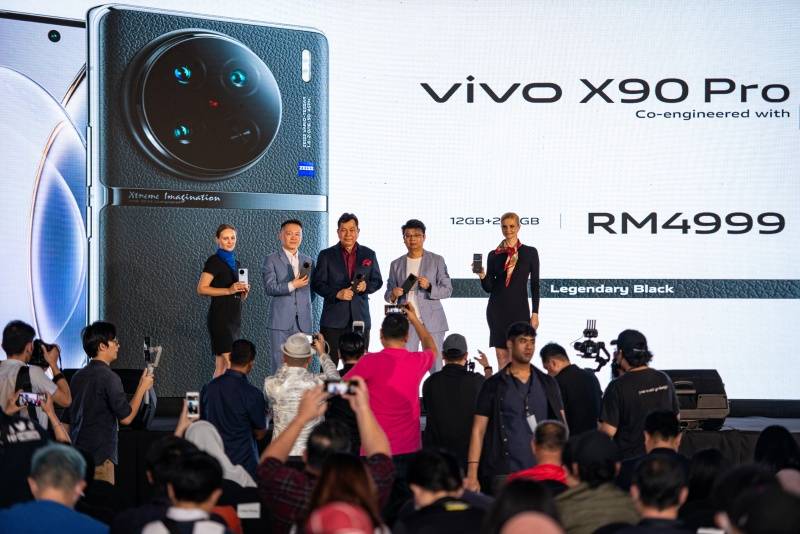新机 I vivo X90系列5大亮点登场！普通人都能拍出帅哥美女 售价RM3699起！ 更多热点 图4张