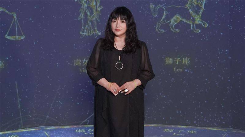 中国台湾“最老百万Youtuber诞生”唐绮阳直播当场激动暴哭：从来没有炒作！ 时尚资讯 图1张