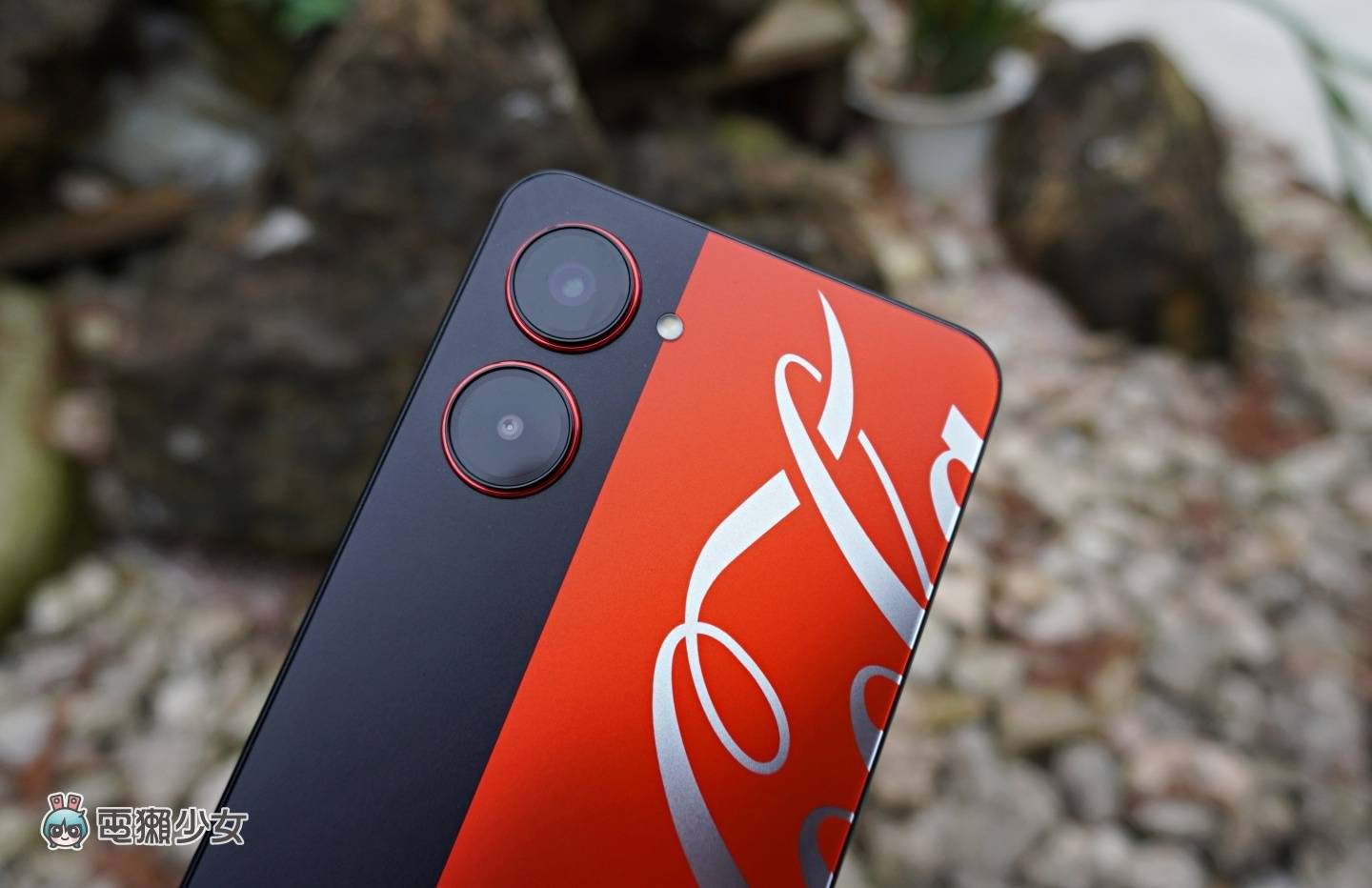 出门｜realme 10 Pro 5G 可口可乐版动眼看！从外观到介面都藏满经典小巧思 数码科技 图6张