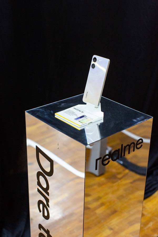 新机 I 手机界颜值天花板来了！realme 10闪闪惹人爱 售价RM999! 更多热点 图2张