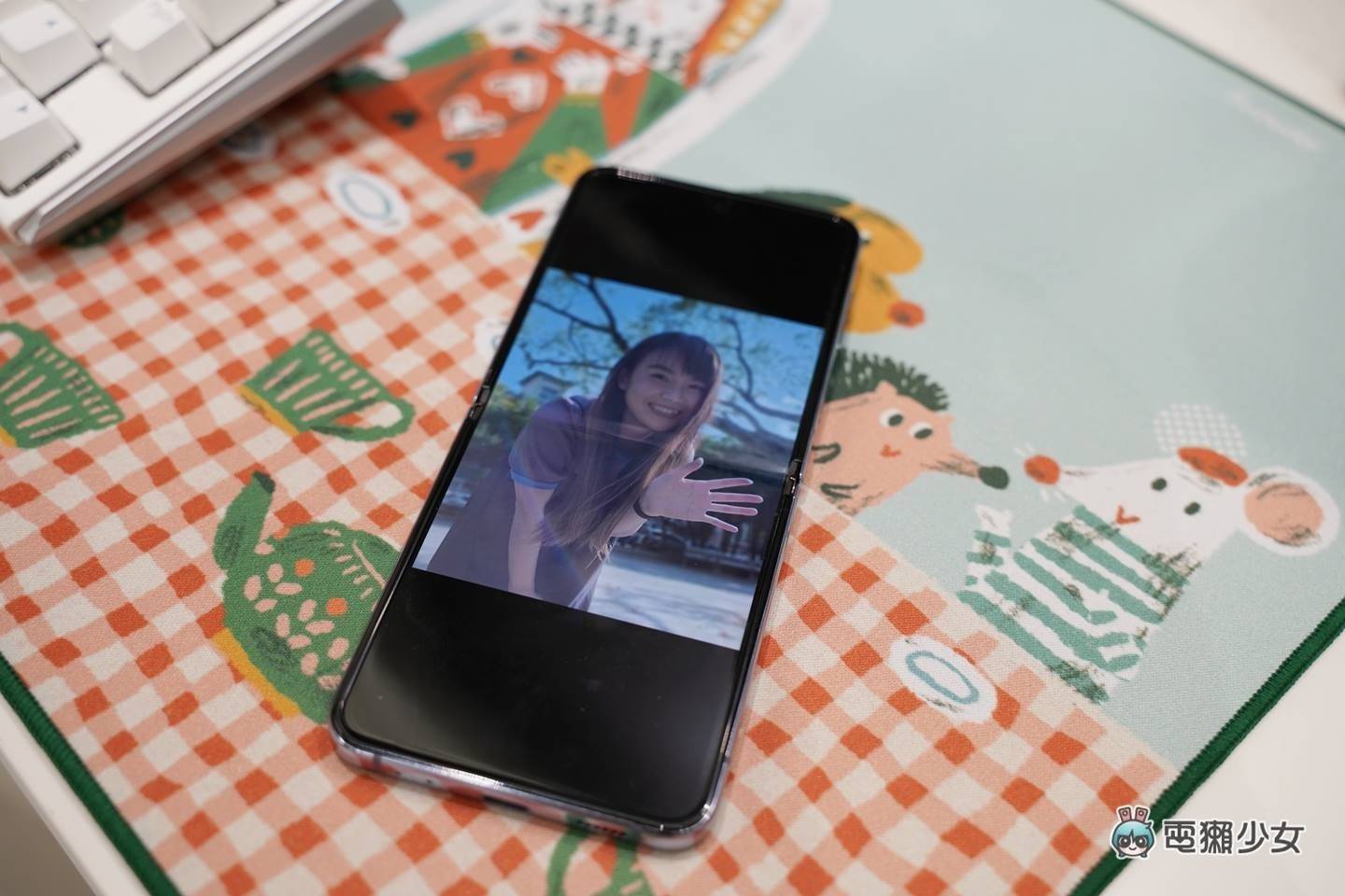 OPPO 折叠手机打赢三星了吗？让 Find N2 Flip 与 Galaxy Z Flip4 一较高下！（内有实机照） 数码科技 图11张