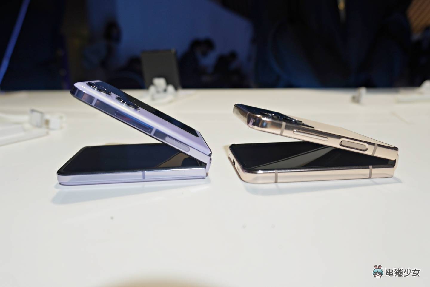 OPPO 折叠手机打赢三星了吗？让 Find N2 Flip 与 Galaxy Z Flip4 一较高下！（内有实机照） 数码科技 图13张