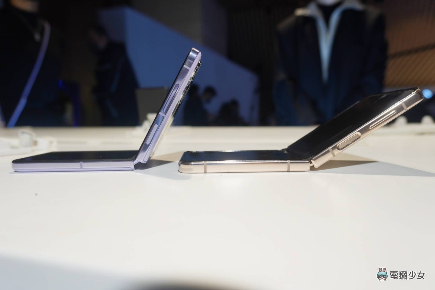 OPPO 折叠手机打赢三星了吗？让 Find N2 Flip 与 Galaxy Z Flip4 一较高下！（内有实机照） 数码科技 图14张