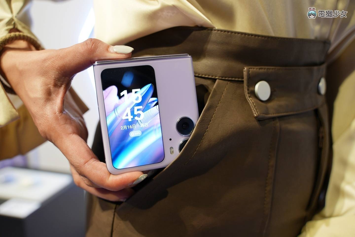 开箱｜OPPO 最新的小折叠手机 Find N2 Flip 来了！我服了那个折痕 真的太无感 数码科技 图6张