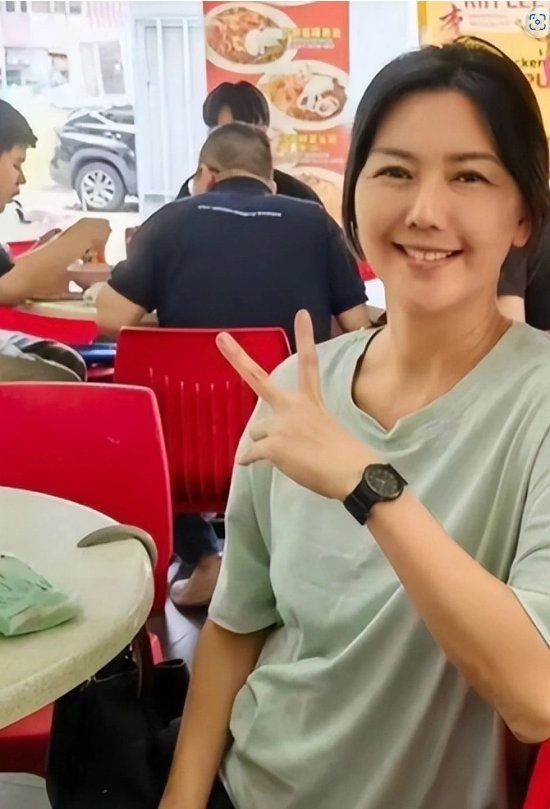 被偶遇“肚凸凸”...44岁孙燕姿疯传怀第三胎！ 娱乐资讯 图2张