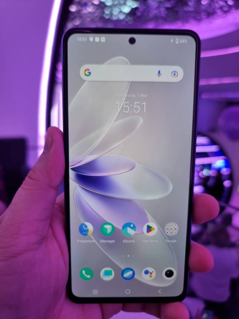 新机 I vivo V27e 超梦幻熏衣紫色登场！背面圆形闪光灯好特别！ 更多热点 图2张