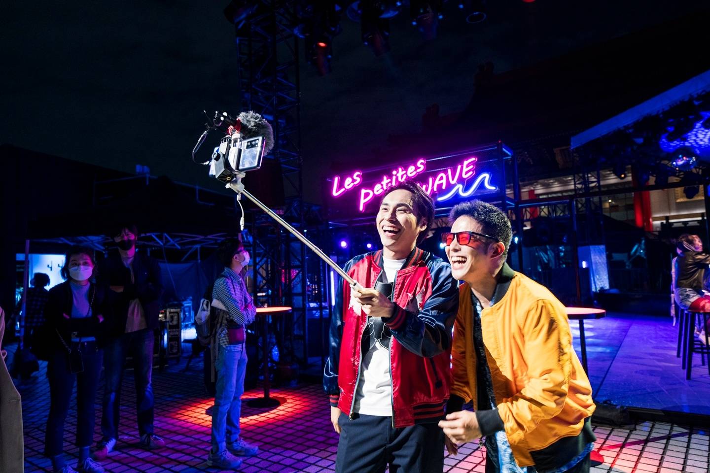 地区两厅院制作《神不在的小镇》 在 MWC 得奖啦！高通 5G 毫米波助攻全新艺文展演模式 数码科技 图2张