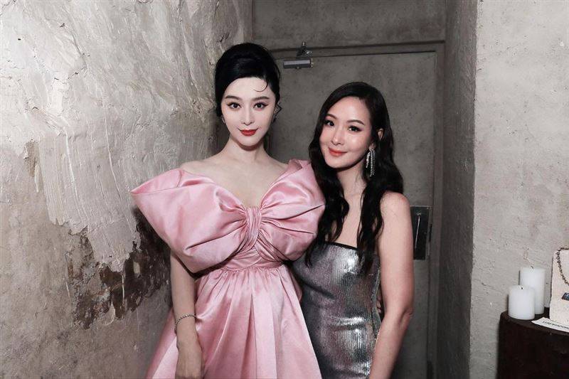 孙芸芸合体范冰冰！2大女神罕见同框拼美　超高颜值“亮到发光” 时尚资讯 图1张