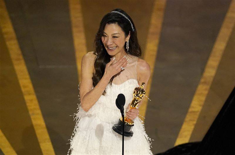 奥斯卡／杨紫琼夺影后台上感谢全文　第一时间妈嗨爆！缔造新历史纪录 时尚资讯 图1张