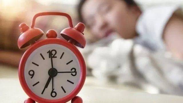 相关信息 | 午睡、补眠越久越好？睡超过这时间 死亡风险提高30% ！ 更多热点 图1张
