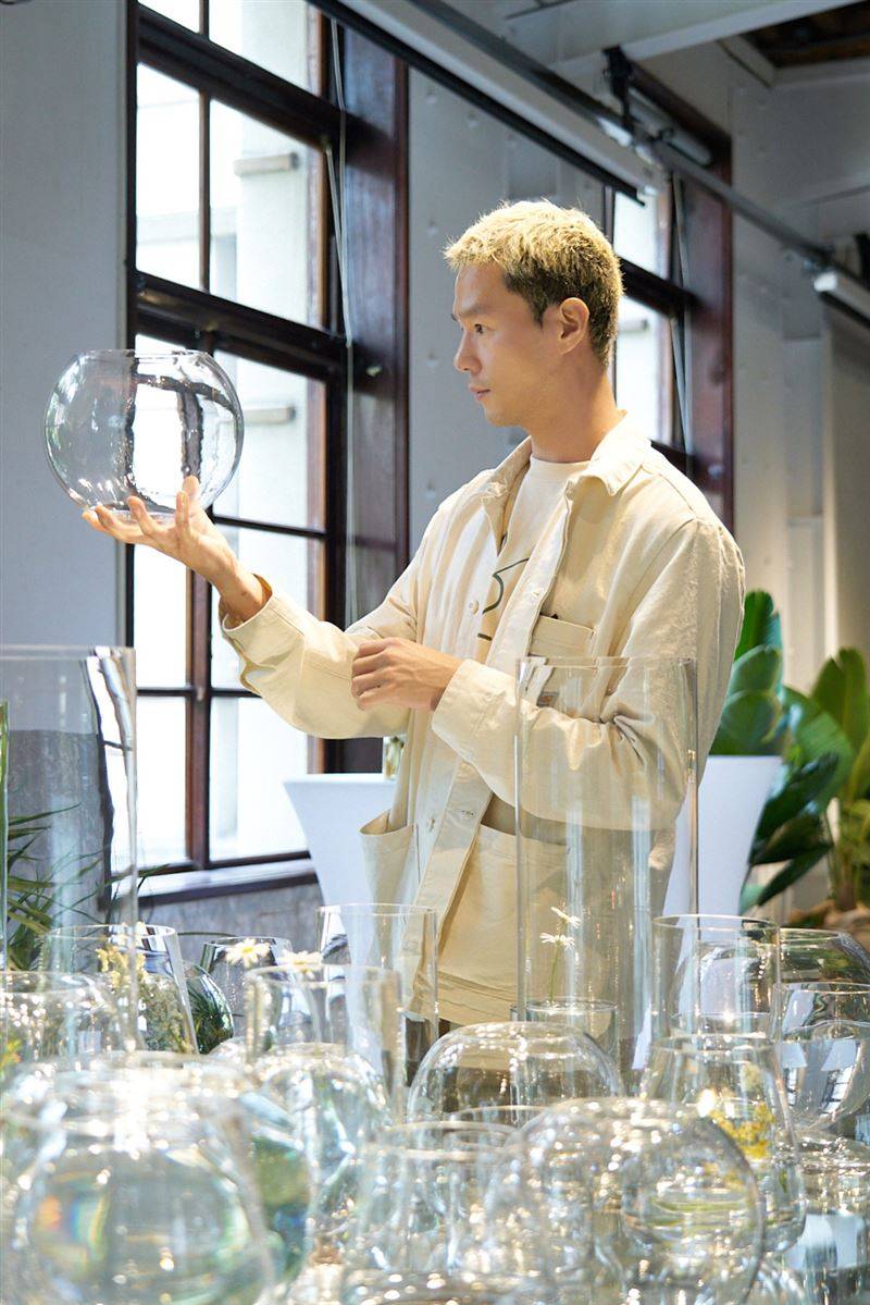 掌握80／20法则应用家饰　丁春诚顶金发首现身展现“透明感”艺术极限 时尚资讯 图4张