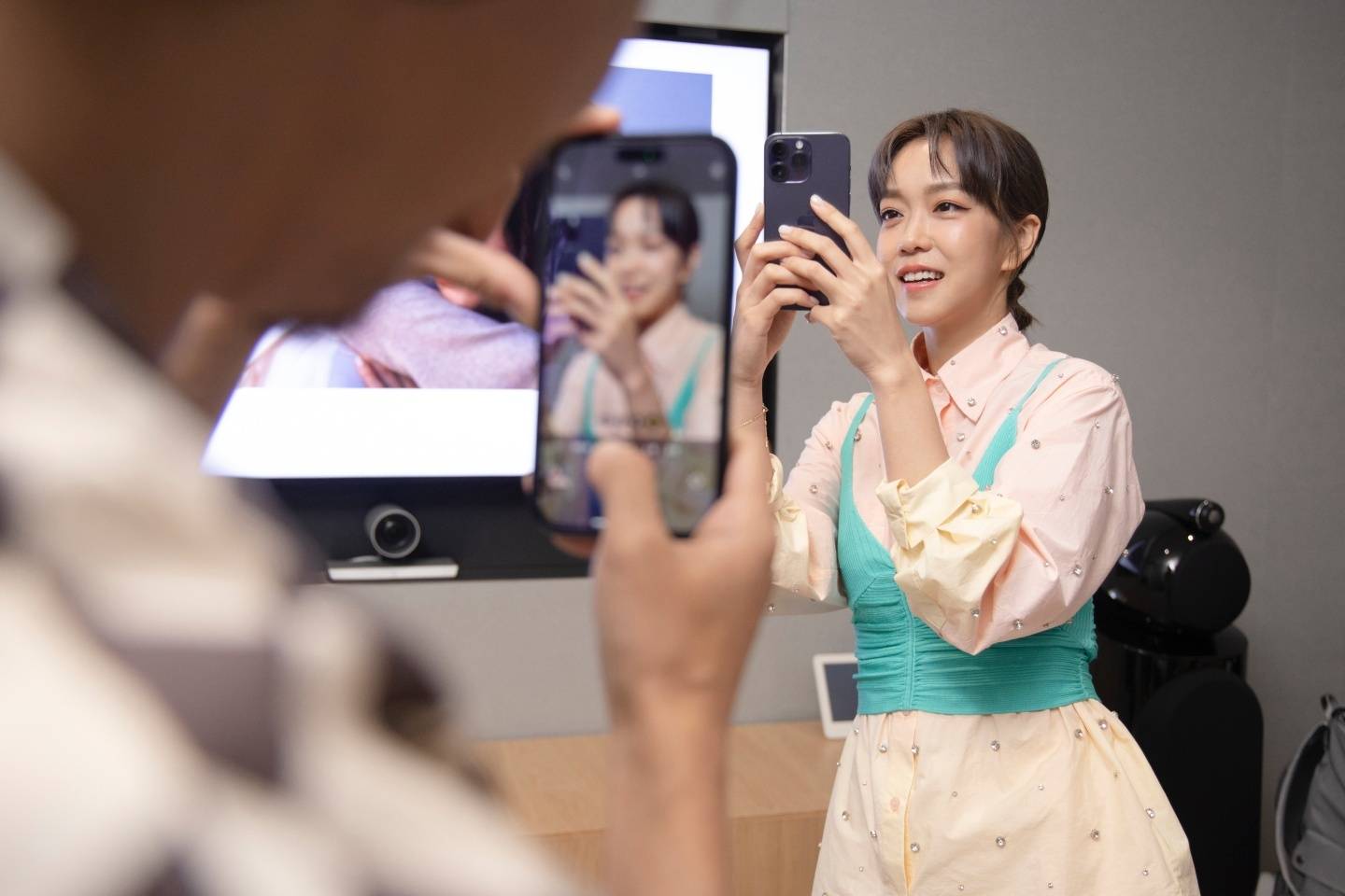 专访｜用 iPhone 14 Pro 拍的！大霈的乐团‘ 瘦瘦英雄 ’新歌〈带我走〉MV 上线啦 数码科技 图7张