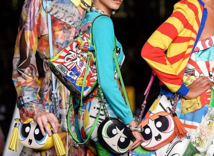 人物I 时尚顽童Jeremy Scott离开Moschino，泰迪熊头、麦当劳都是经典！ 更多热点 图3张