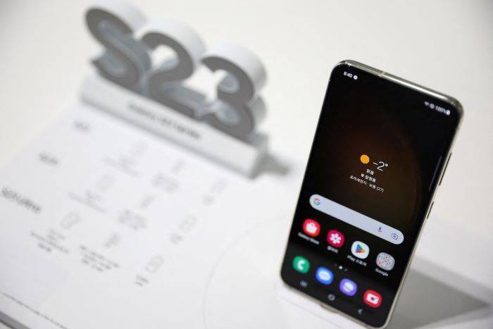 Tips I 手机的Wallpapers很鬼闷！教你如何设置酷炫的动态壁纸！ 更多热点 图1张