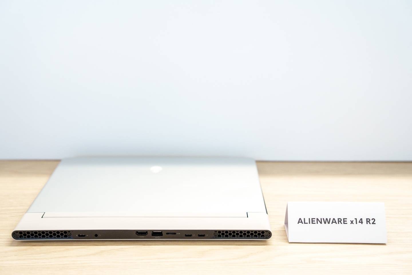 出门｜Dell 电竞系列换上大胆复古电玩色！高阶 Alienware 即将在台贩售 14 吋机种 x14 R2 数码科技 图4张