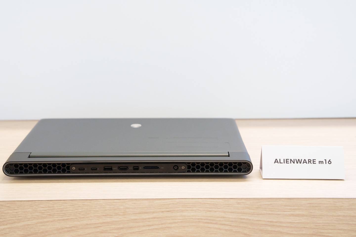 出门｜Dell 电竞系列换上大胆复古电玩色！高阶 Alienware 即将在台贩售 14 吋机种 x14 R2 数码科技 图6张