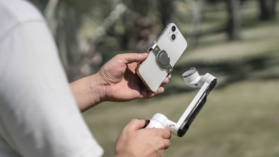 手机专用的三轴稳定器！Insta360 Flow 摄影新品上市内建三脚架、自拍杆与移动电源 数码科技 图6张