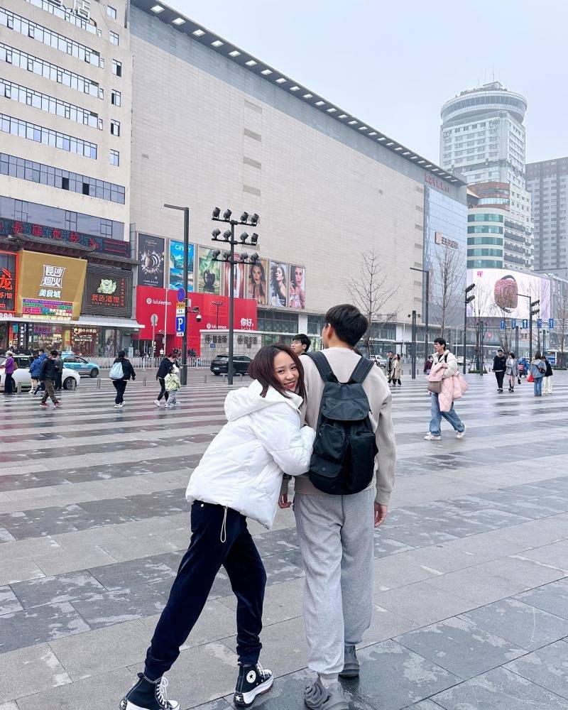 1年前考获马来西亚驾照！内地网红风风报喜：掉P了 娱乐资讯 图1张